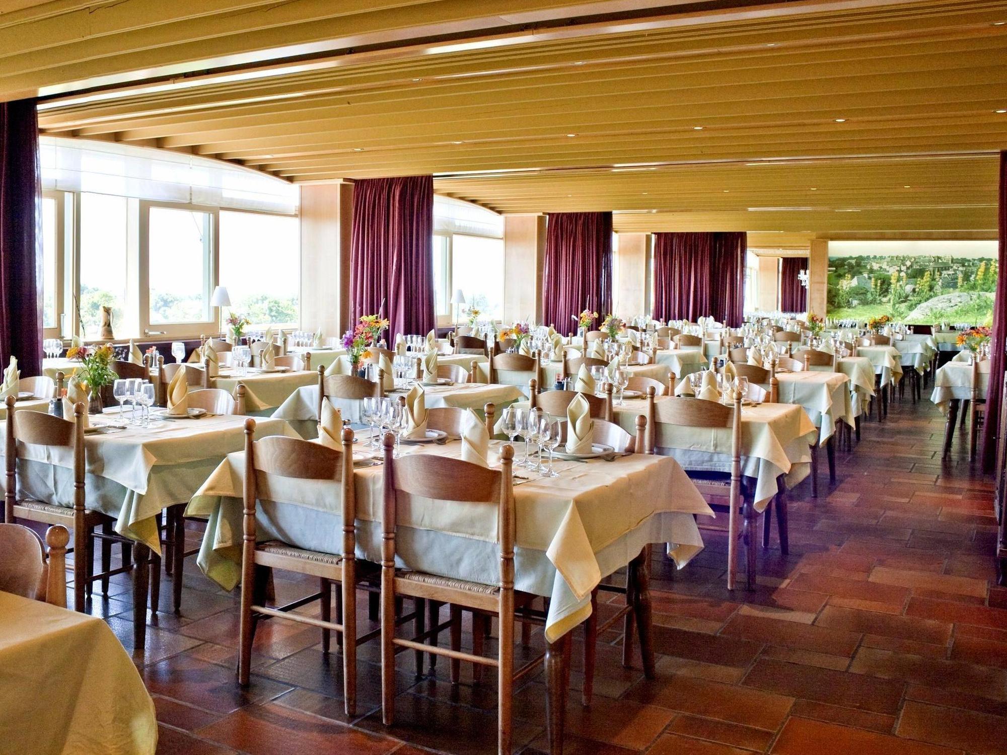 Logis Hotel Restaurant & Spa Les Remparts Салер Екстер'єр фото